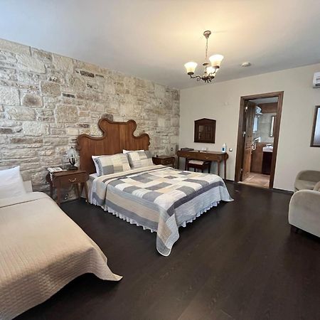 Griffon Hotel Yenifoca Esterno foto