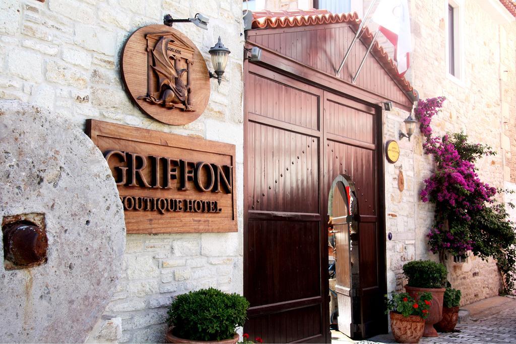 Griffon Hotel Yenifoca Esterno foto