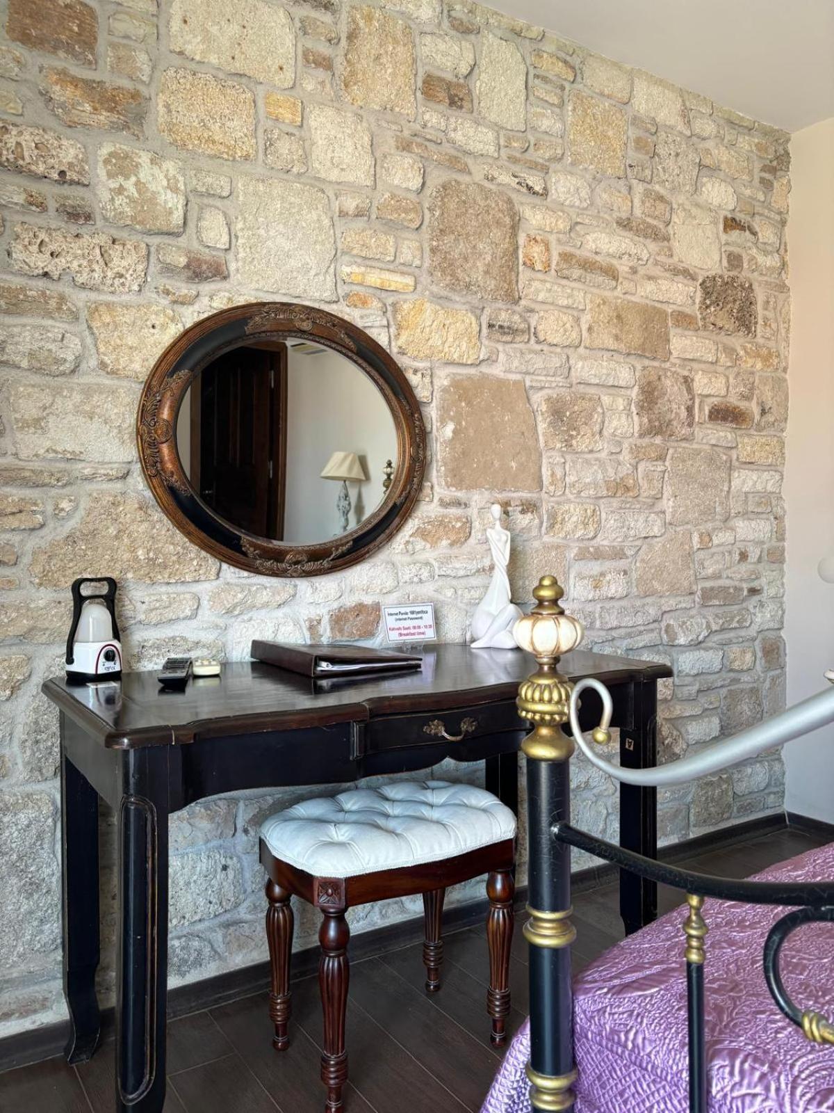 Griffon Hotel Yenifoca Esterno foto