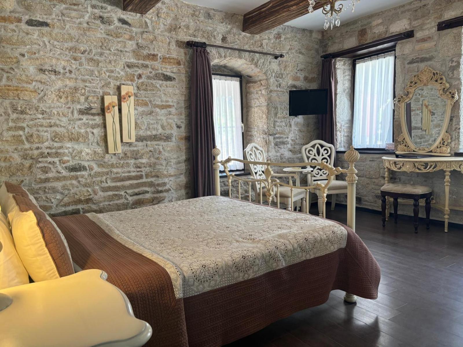 Griffon Hotel Yenifoca Esterno foto
