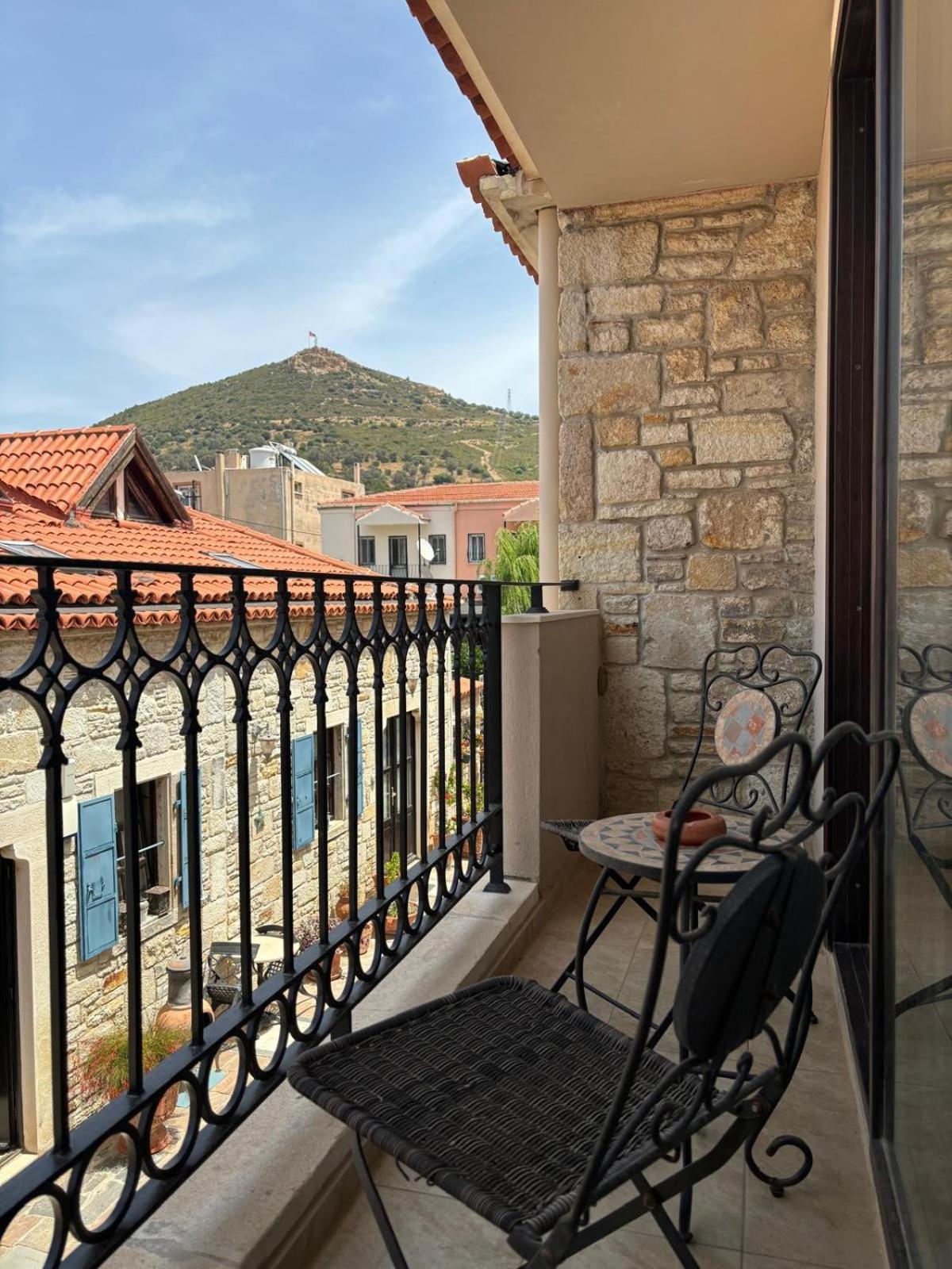 Griffon Hotel Yenifoca Esterno foto