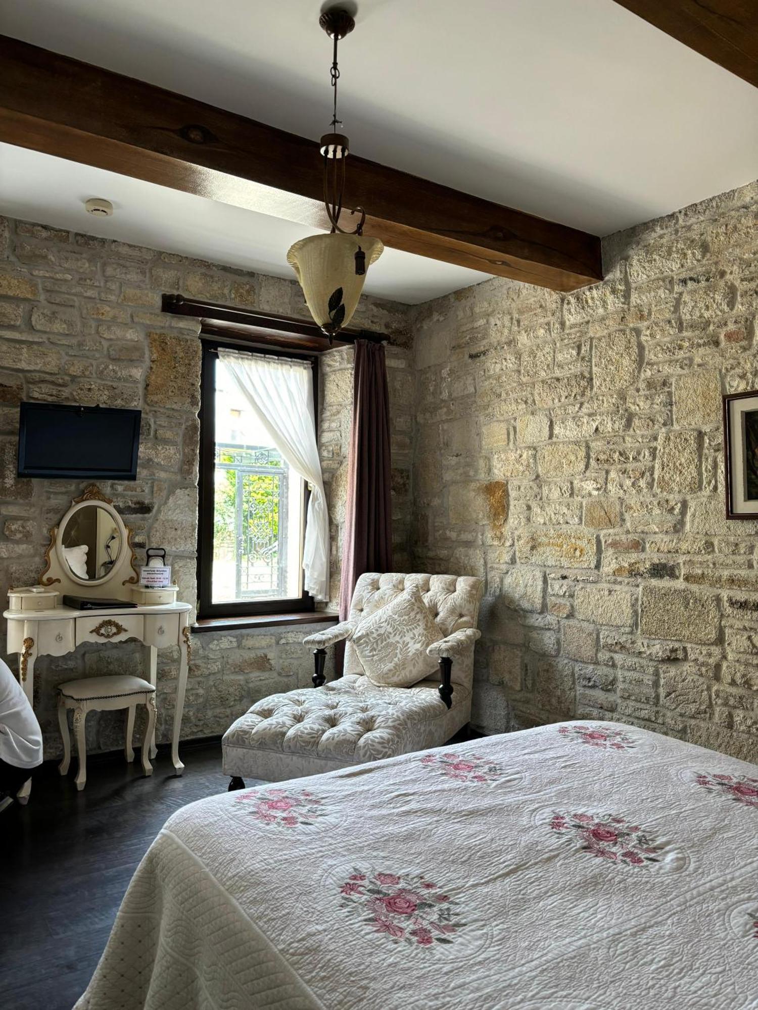 Griffon Hotel Yenifoca Esterno foto