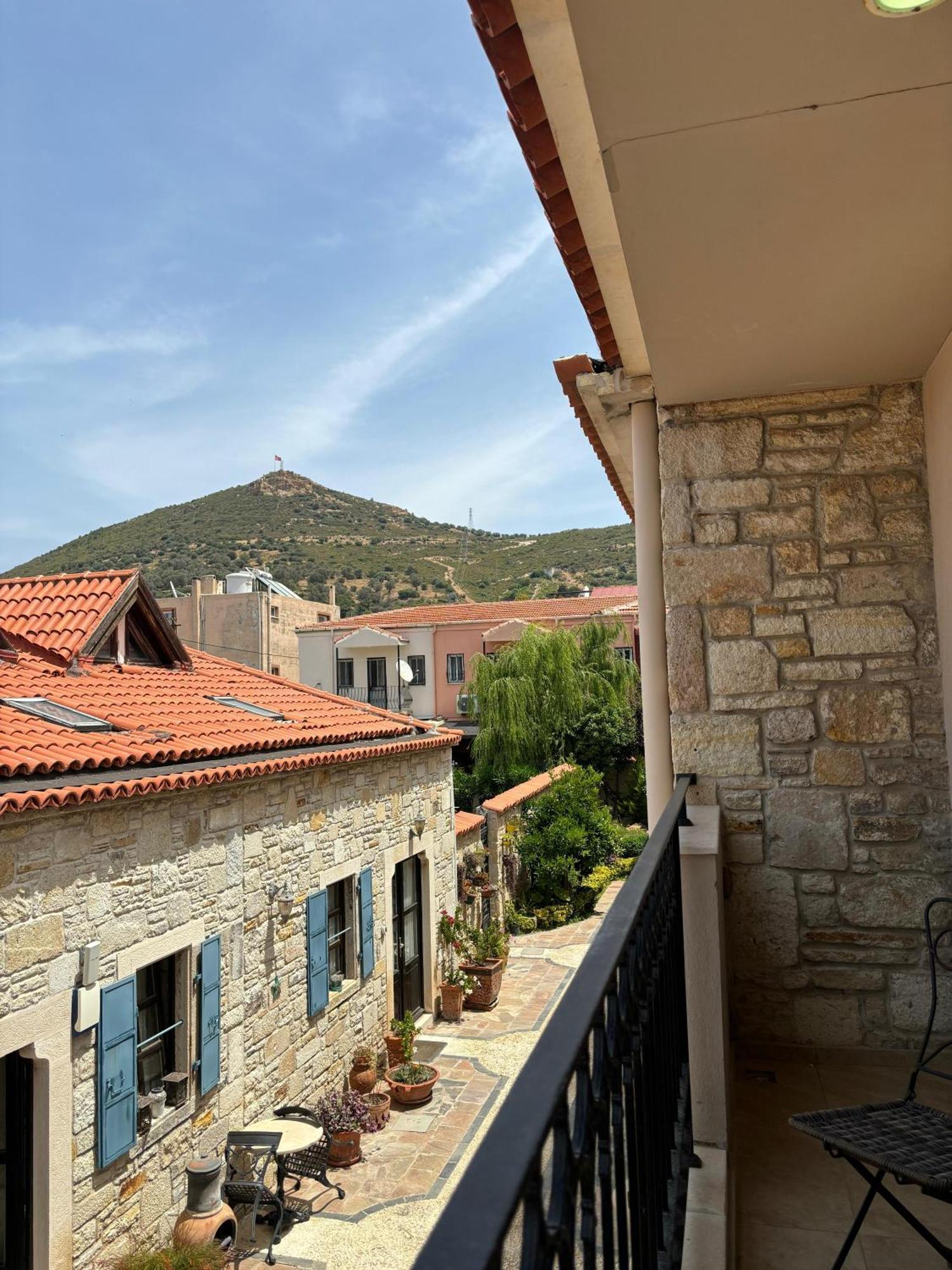 Griffon Hotel Yenifoca Esterno foto